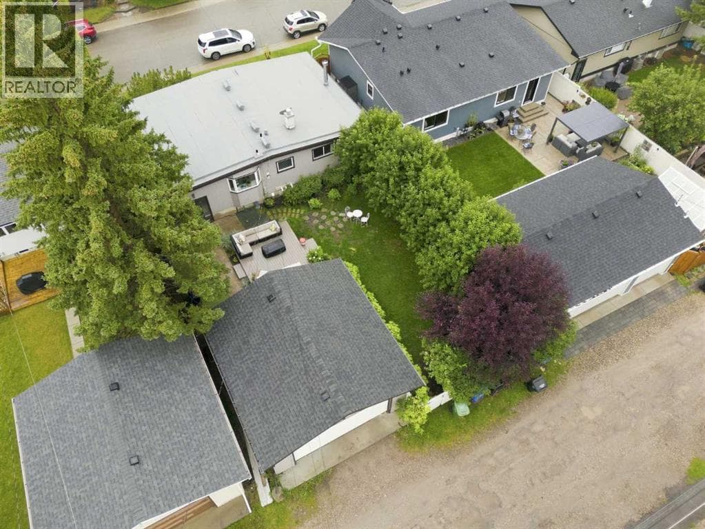 5316 La Salle Crescent SW property photo 4