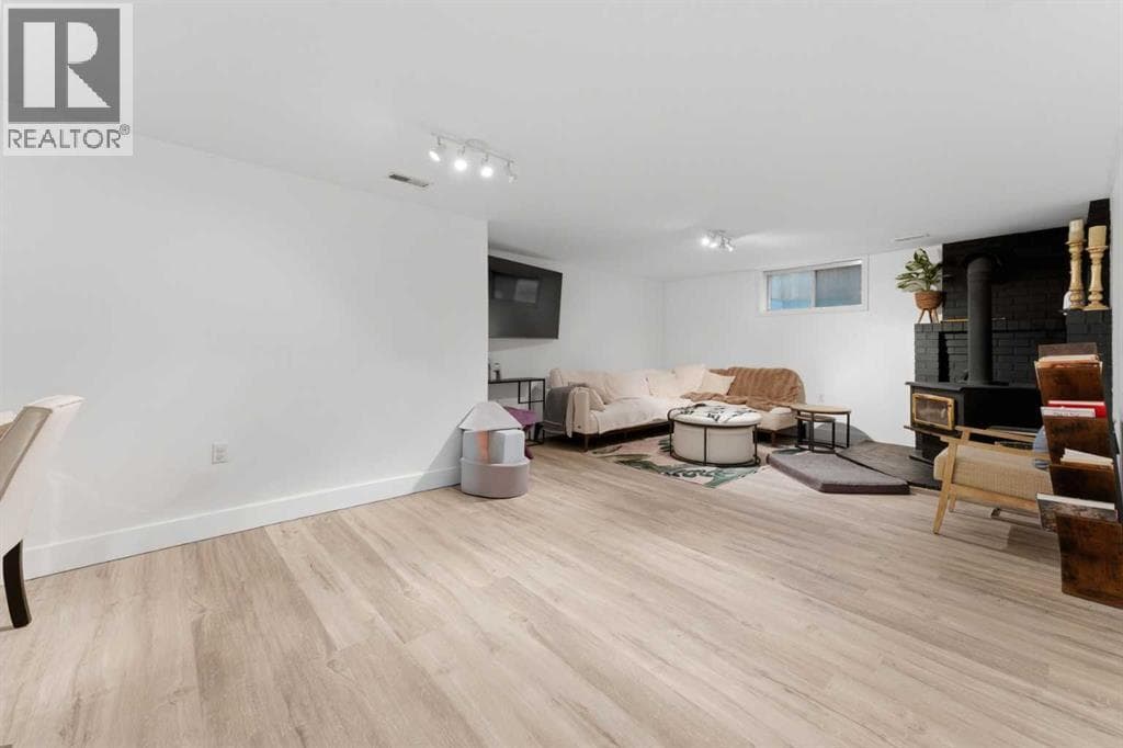 5316 La Salle Crescent SW property photo 24