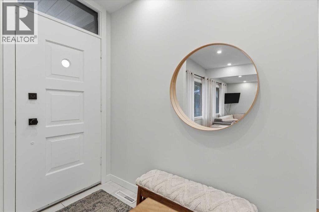 5316 La Salle Crescent SW property photo 5