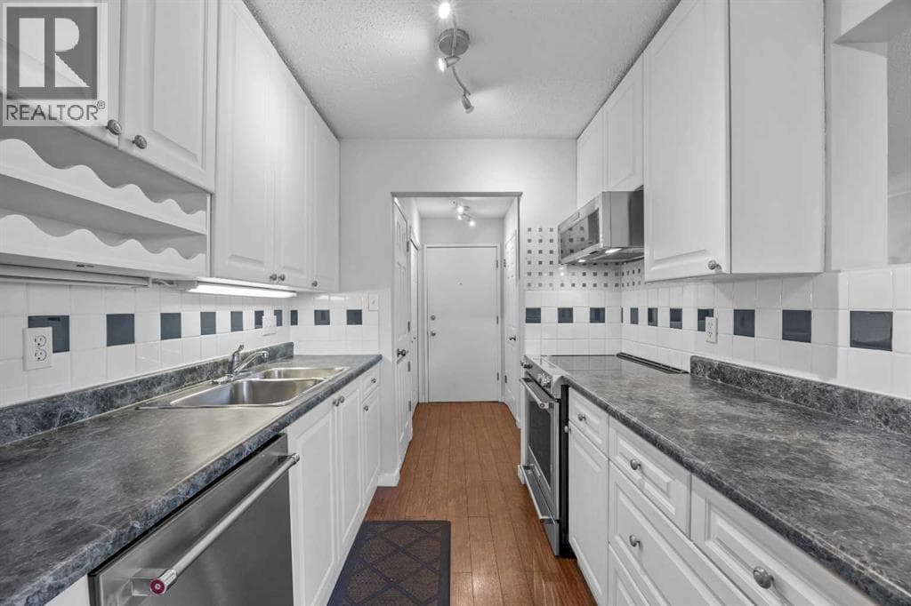 56, 3519 49 Street NW property photo 7