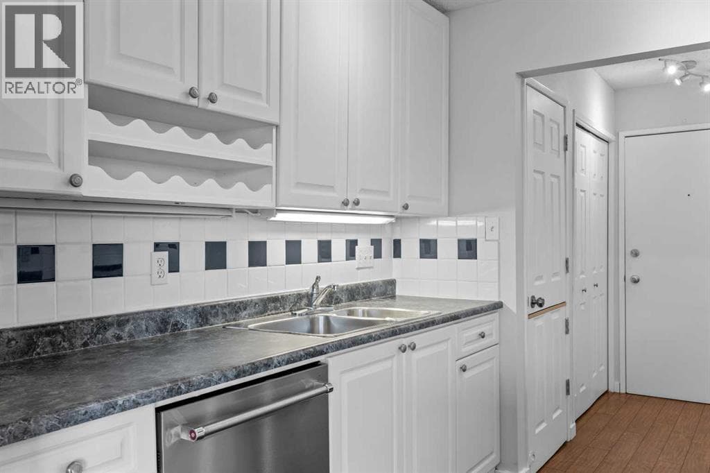 56, 3519 49 Street NW property photo 8