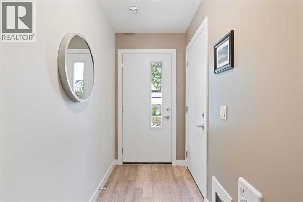 204, 15 Evanscrest Park NW property photo 5