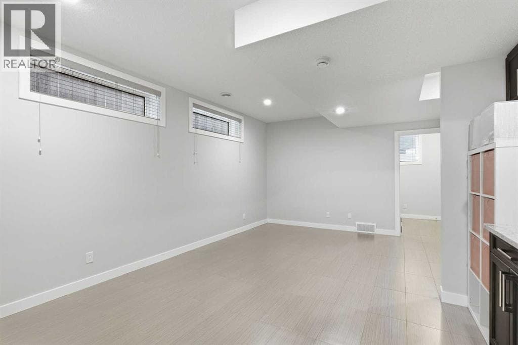 3502 3 Street NW property photo 20
