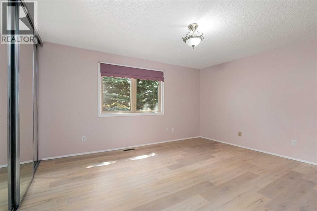 13, 803 Varsity Estates Drive NW property photo 17