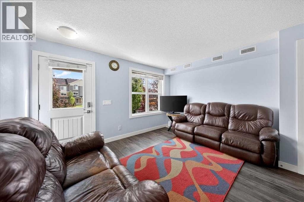 171 Evanscrest Gardens NW property photo 5