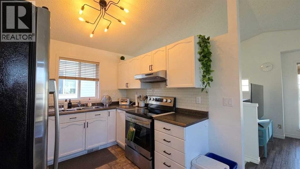 152 Coverton Close NE property photo 12