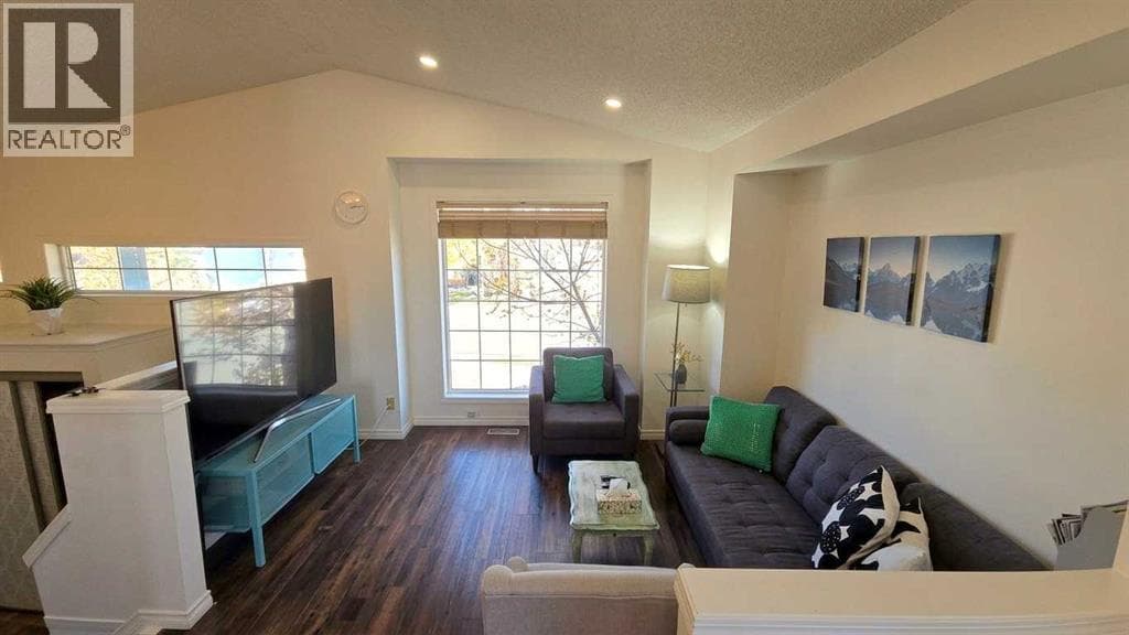 152 Coverton Close NE property photo 9