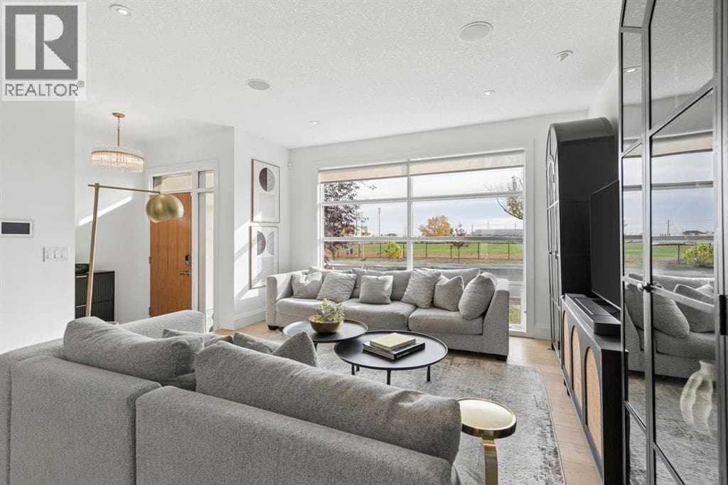 1904 50 Avenue SW property photo 5