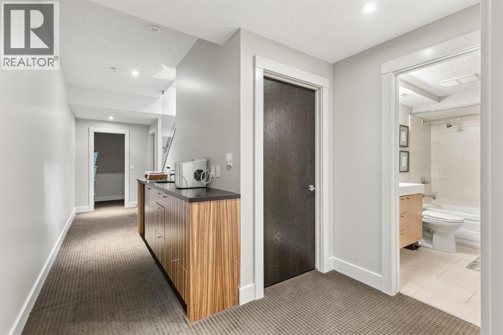1904 50 Avenue SW property photo 42
