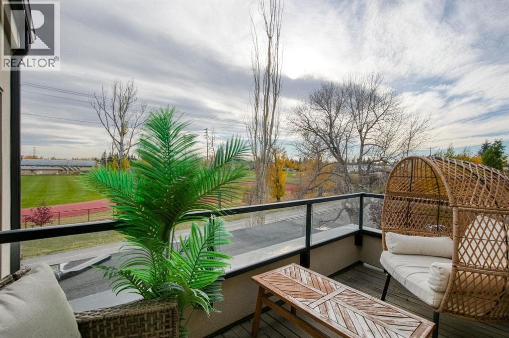 1904 50 Avenue SW property photo 30