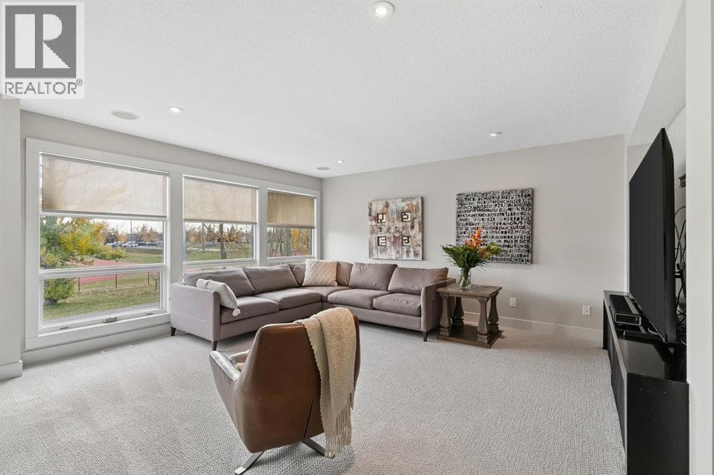 1904 50 Avenue SW property photo 21