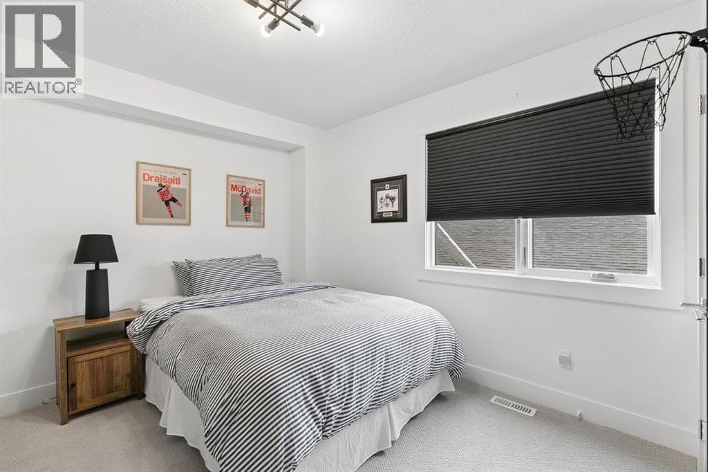 1904 50 Avenue SW property photo 24