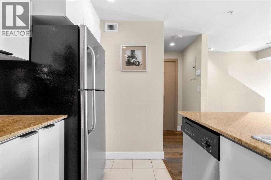 1132 12 Avenue SW property photo 16