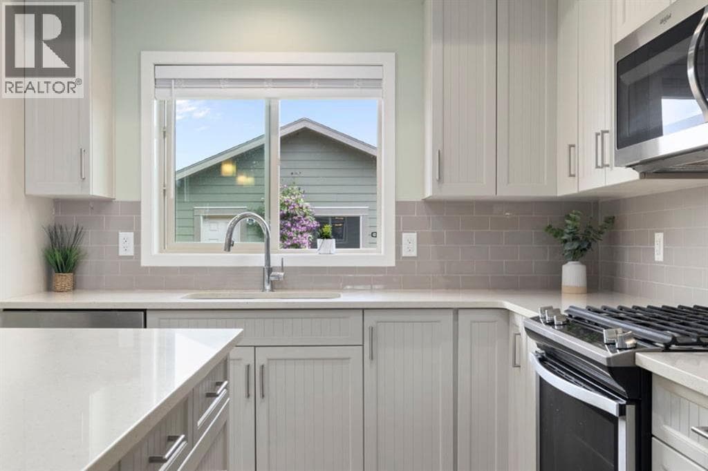 719 Mahogany Boulevard SE property photo 16