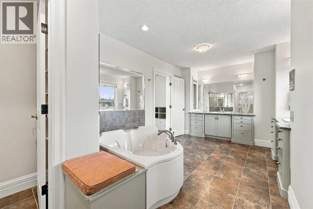 65 Aspen Ridge Crescent SW property photo 33