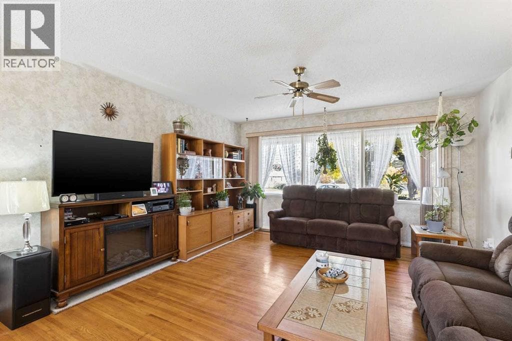 275 Northmount Drive NW property photo 7