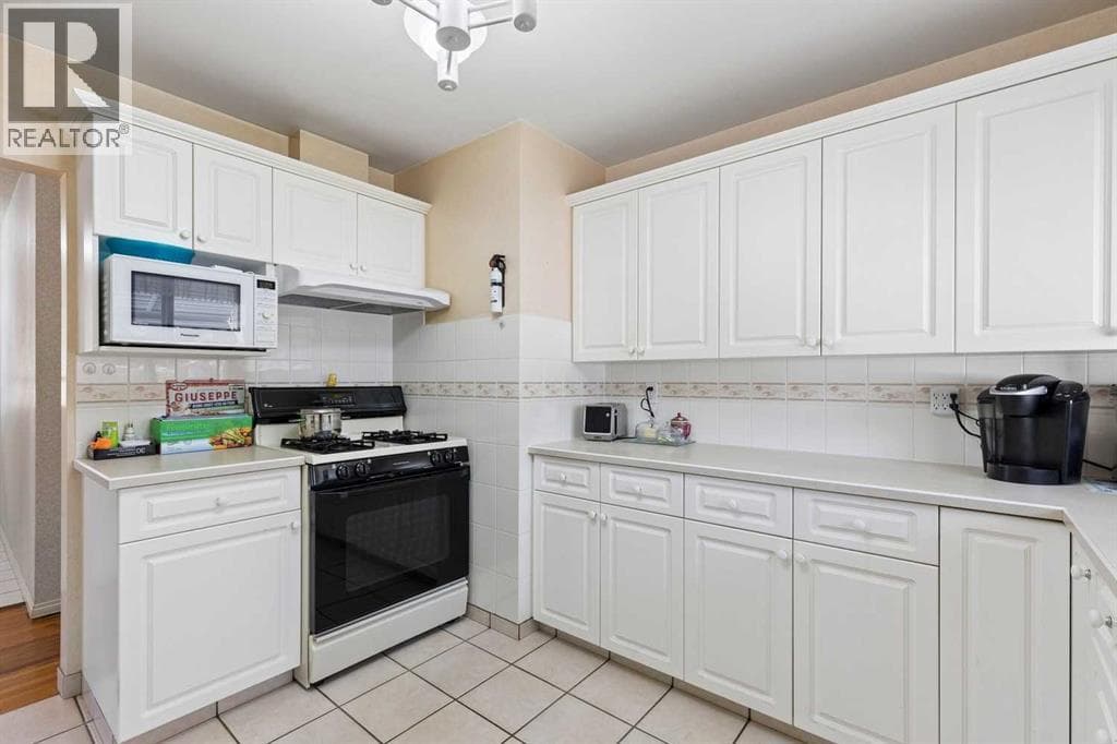 275 Northmount Drive NW property photo 11