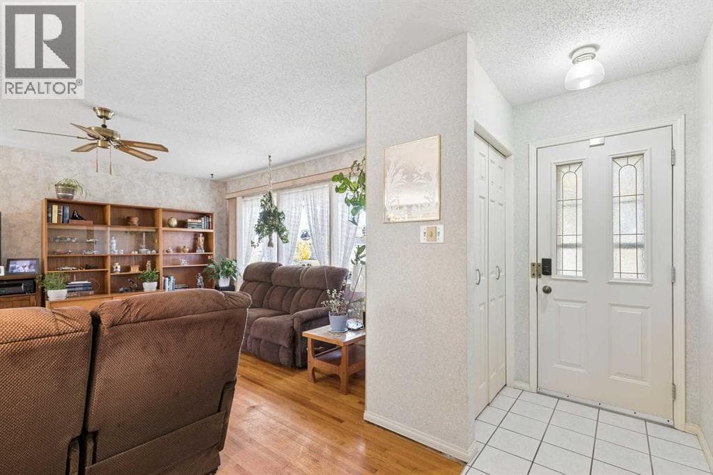 275 Northmount Drive NW property photo 2