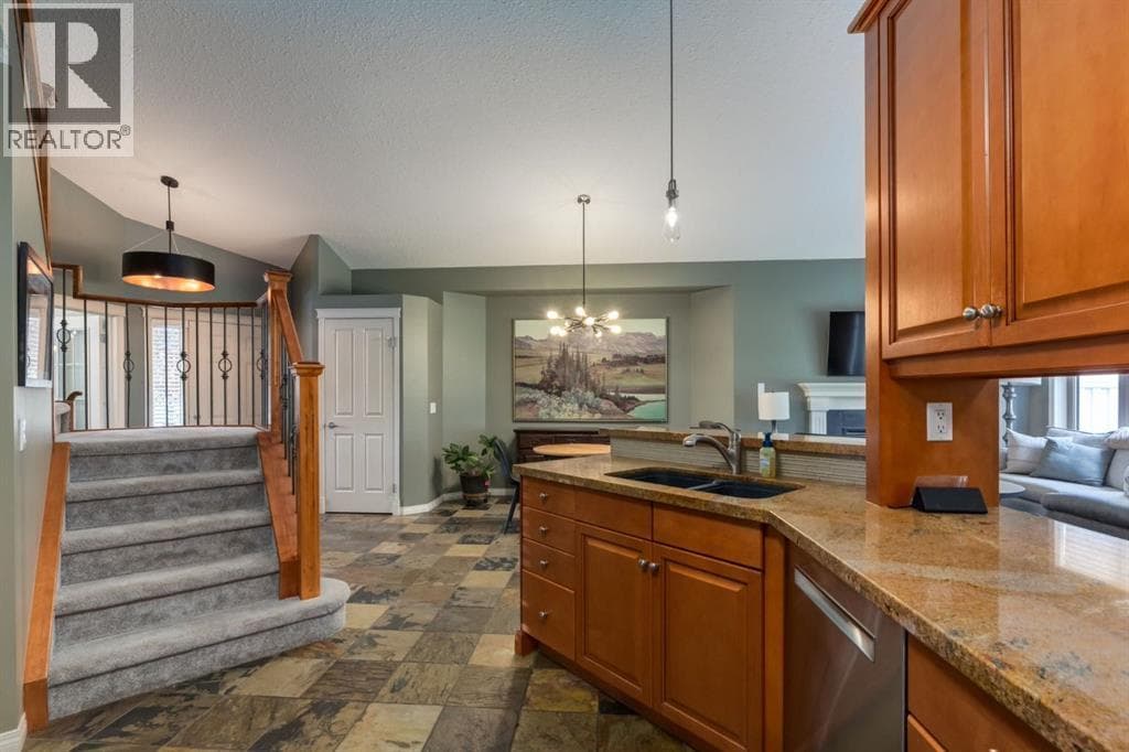 218 Springbank Villas SW property photo 8