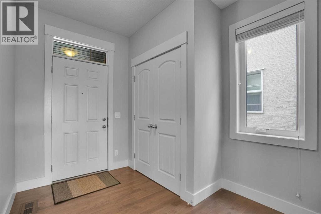 92 Masters Court SE property photo 2