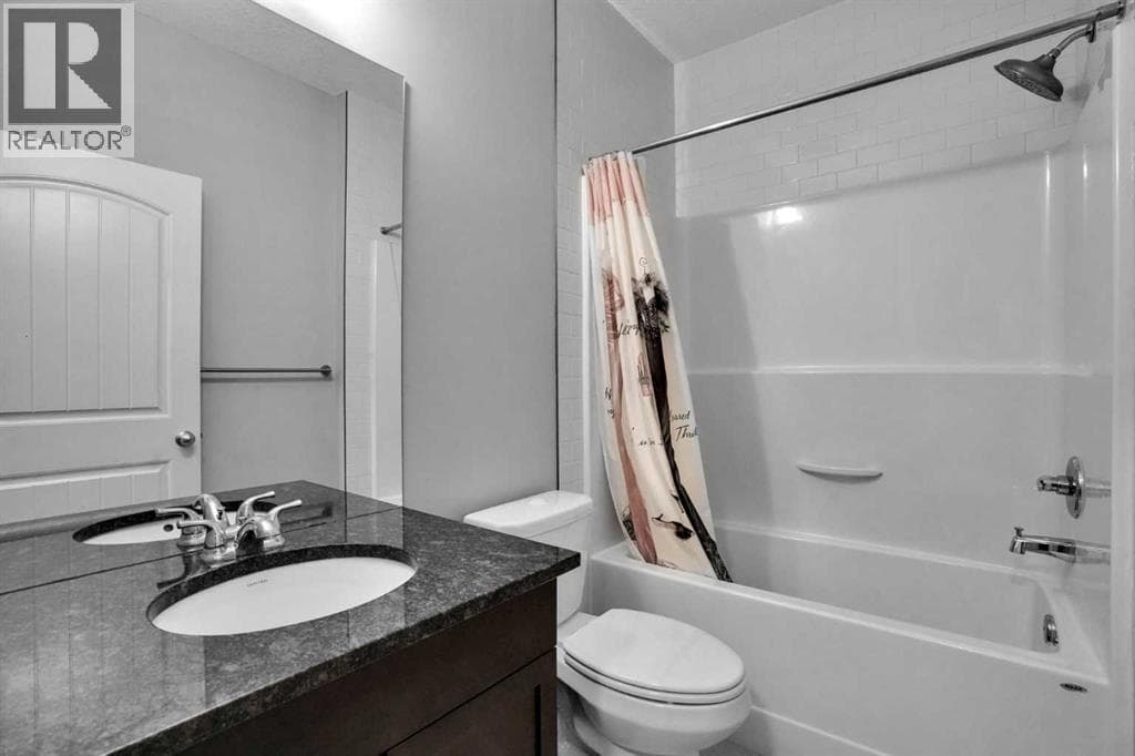 92 Masters Court SE property photo 4