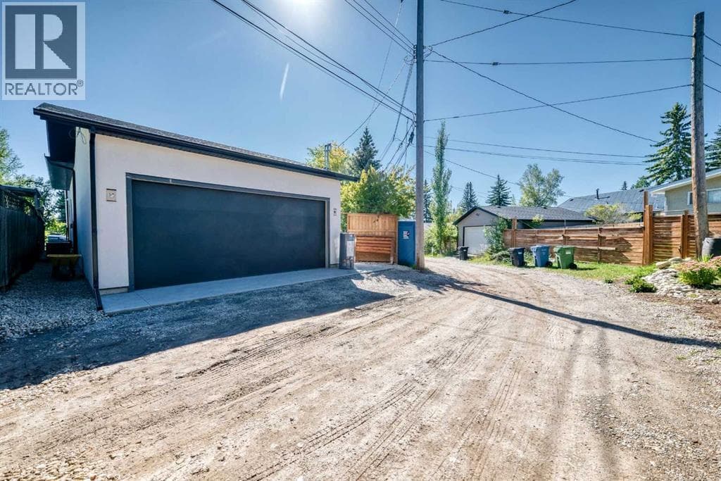 5831 Lodge Crescent SW property photo 7