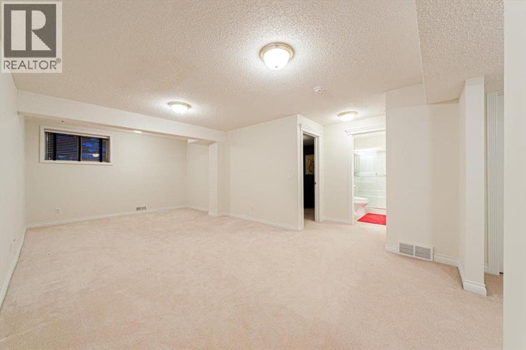 10 Varsity Estates Park NW property photo 28