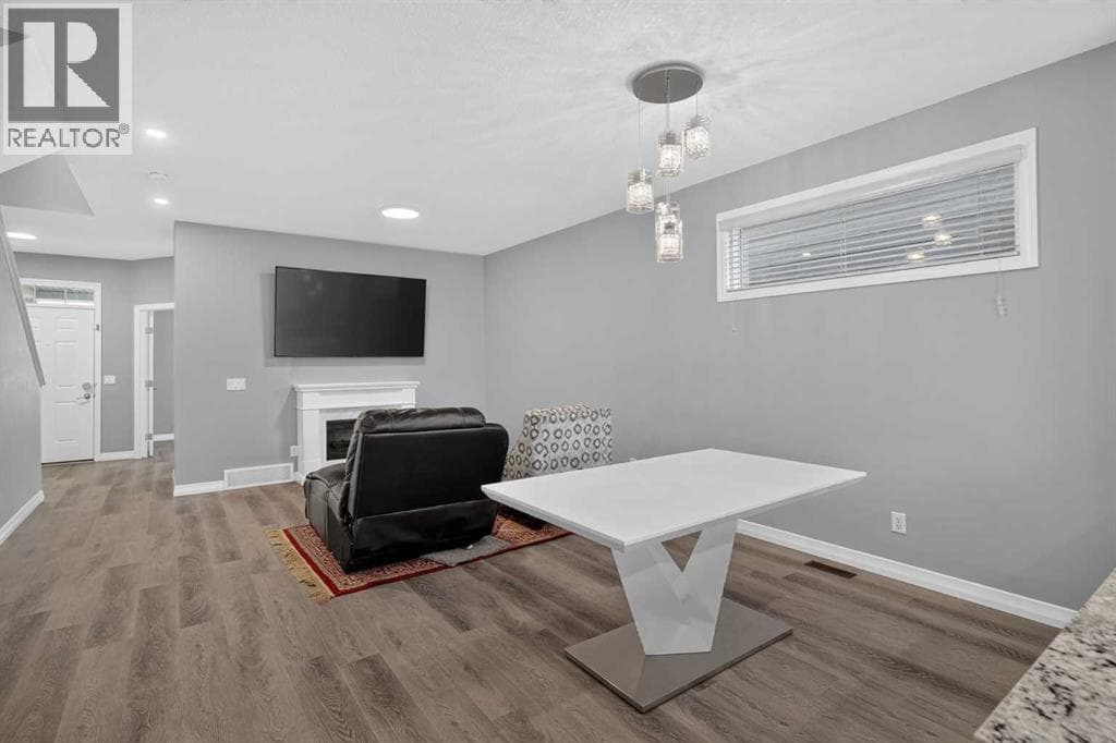 237 Masters Road SE property photo 4