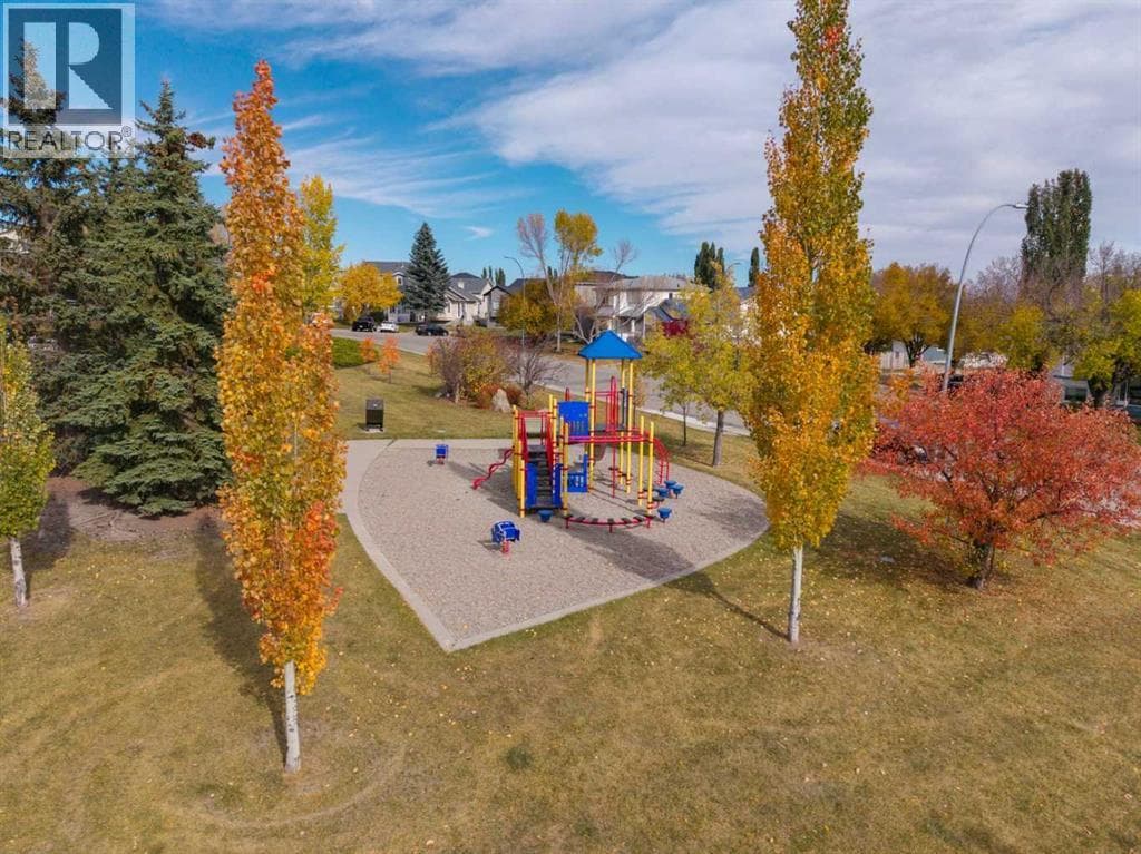 172 Harvest Gold Heights NE property photo 2