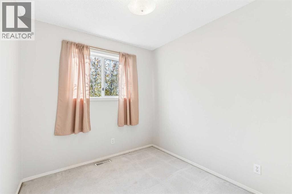 172 Harvest Gold Heights NE property photo 23