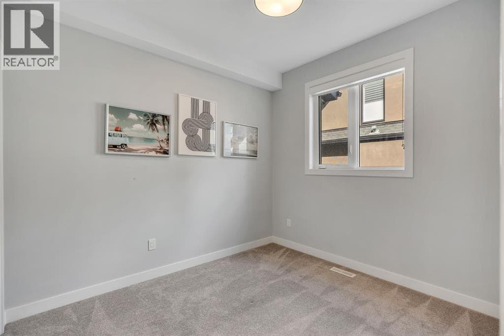2106 49 Avenue SW property photo 27