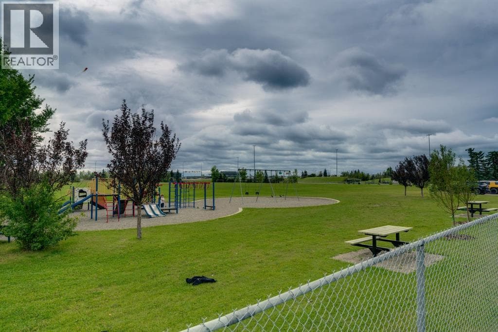 2106 49 Avenue SW property photo 44