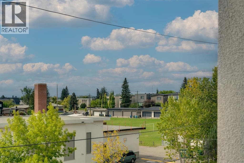 2106 49 Avenue SW property photo 37