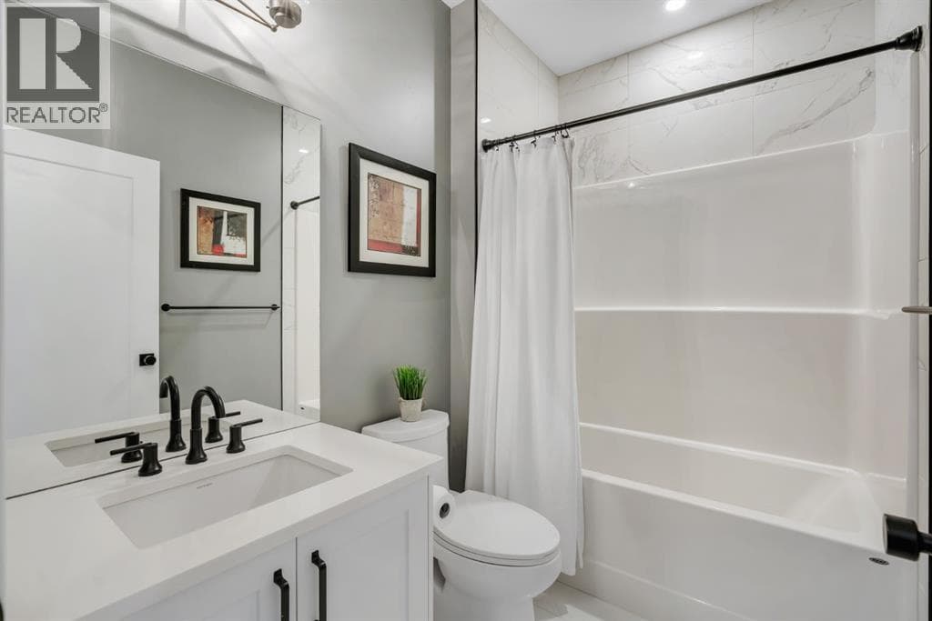 2106 49 Avenue SW property photo 41