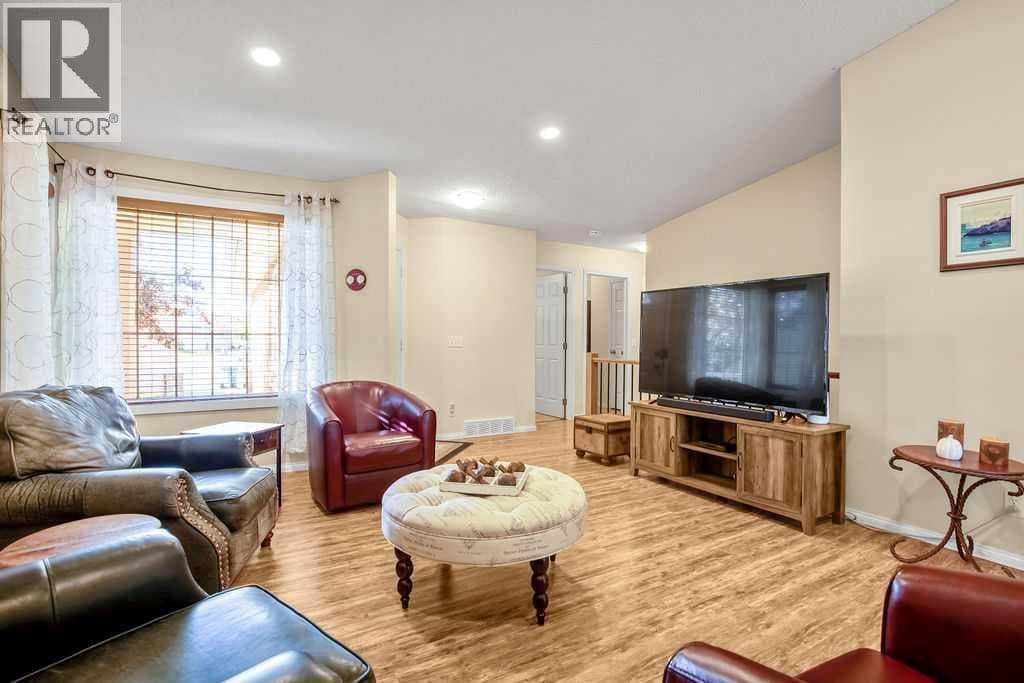 46 Harvest Grove Green NE property photo 3