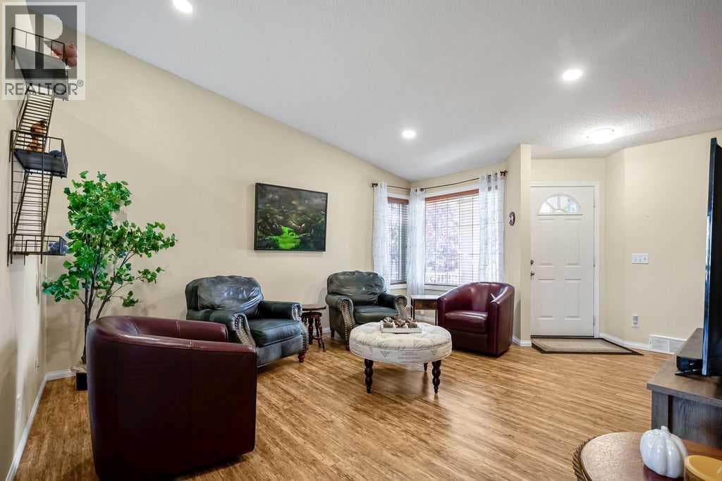 46 Harvest Grove Green NE property photo 4