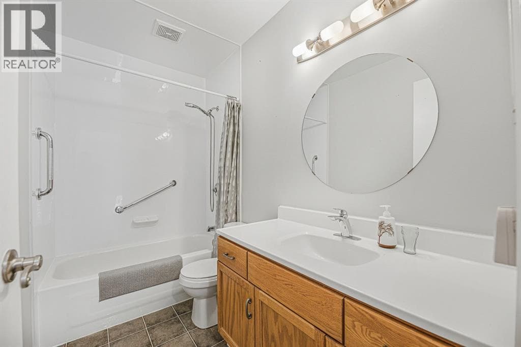 830, 3130 66 Avenue SW property photo 15