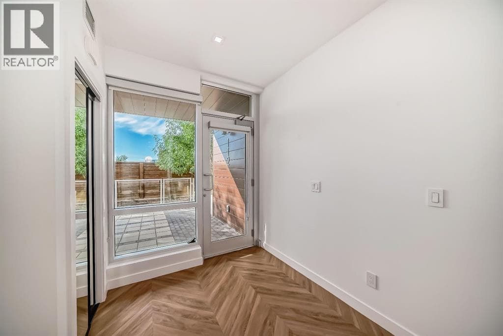 112, 8445 Broadcast Avenue SW property photo 9