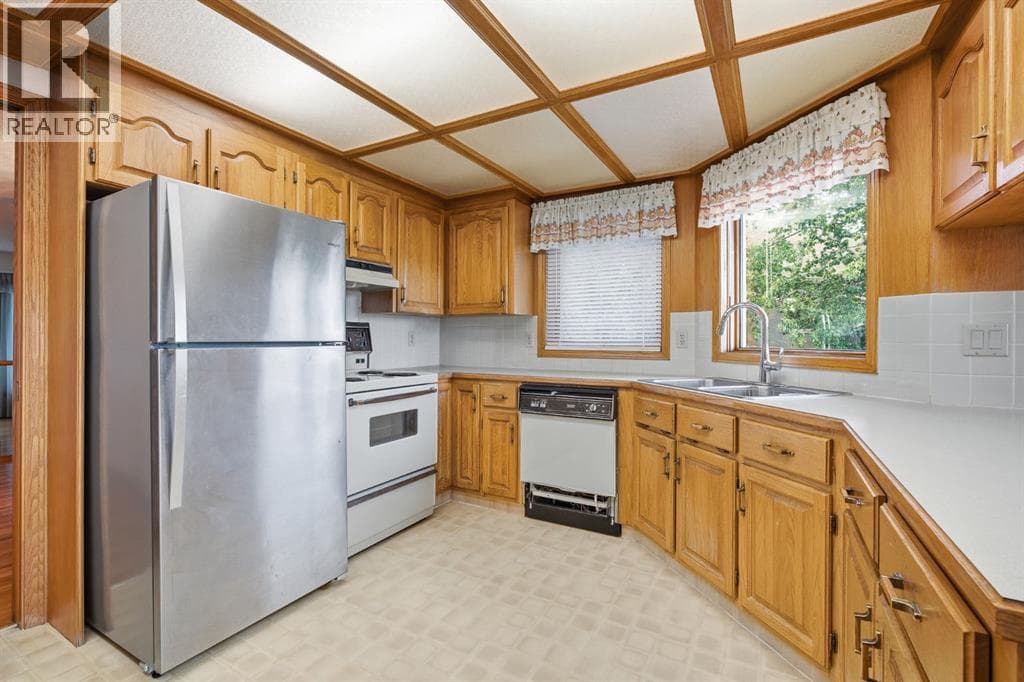 37 Edgeview Road NW property photo 11