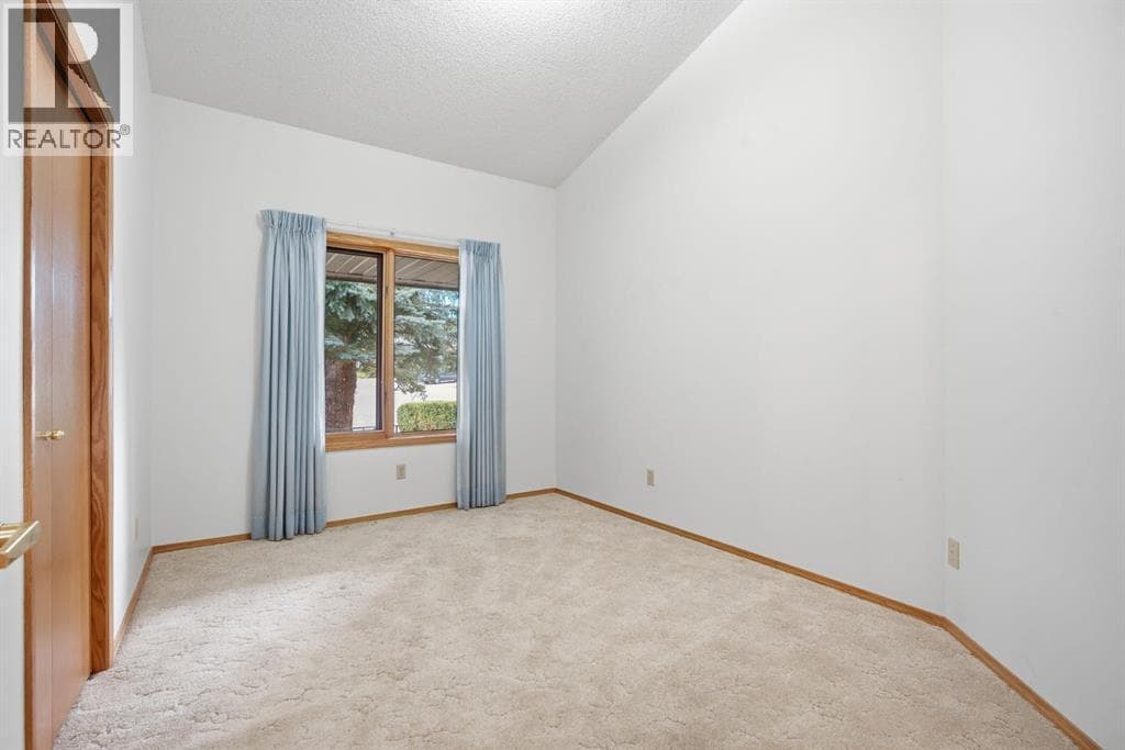 37 Edgeview Road NW property photo 25