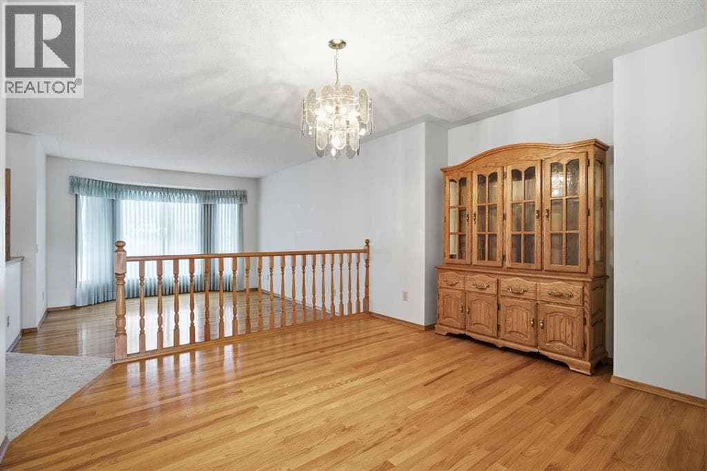 37 Edgeview Road NW property photo 9