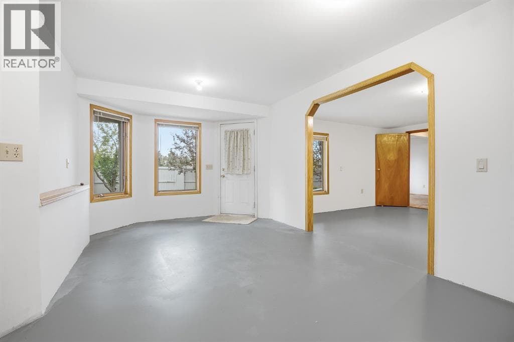 37 Edgeview Road NW property photo 38