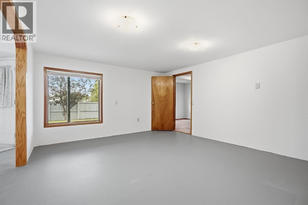 37 Edgeview Road NW property photo 40