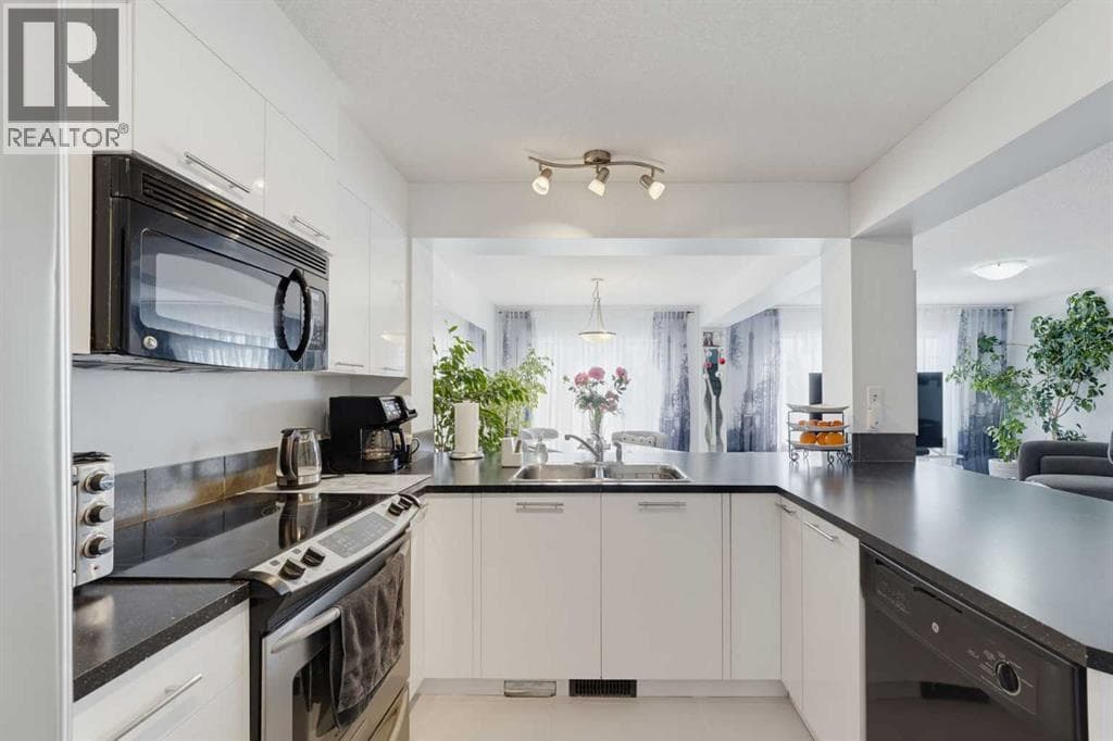 97 Panora Way NW property photo 10