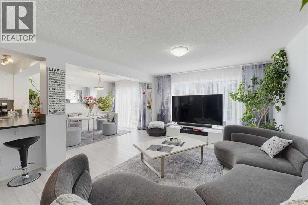 97 Panora Way NW property photo 3