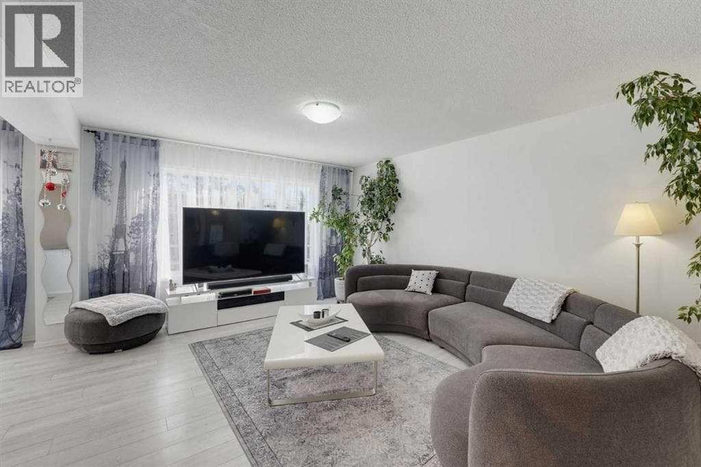 97 Panora Way NW property photo 8