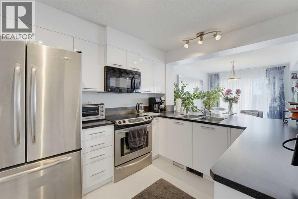 97 Panora Way NW property photo 9