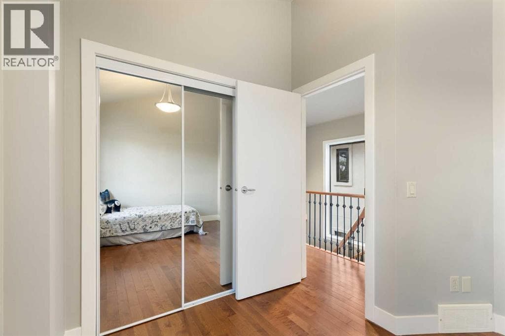 5012 20 Street SW property photo 31