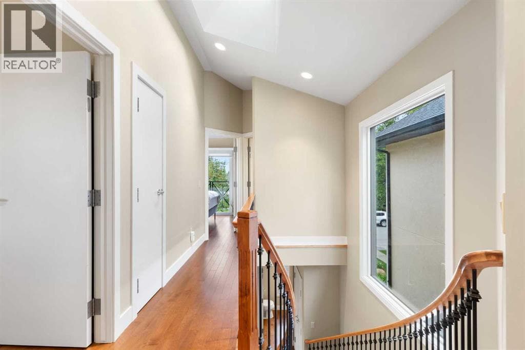 5012 20 Street SW property photo 22