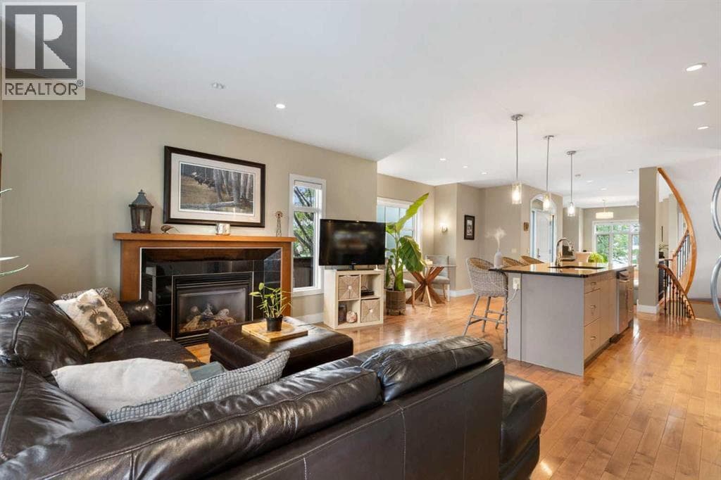 5012 20 Street SW property photo 14